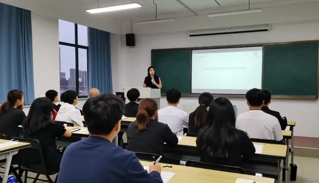 庆阳网站设计：两种优化方式的对比与取舍