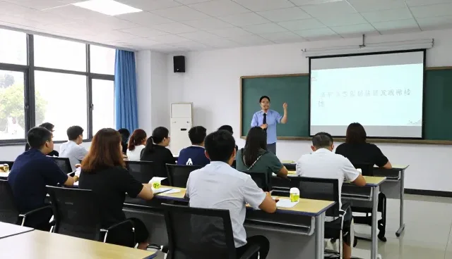 东莞个人网站制作如何避免技术风险?