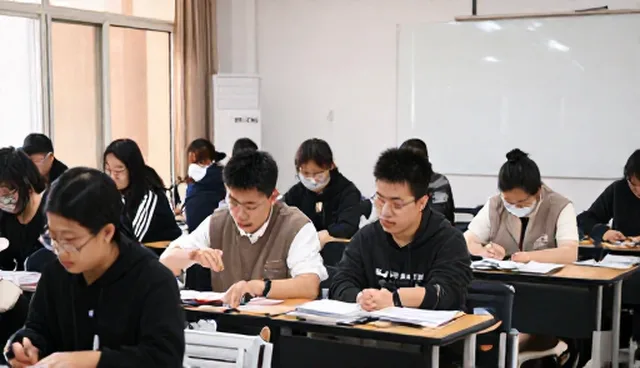 餐厅桌椅定制家具厂如何应对网络响应较为慢的问题
