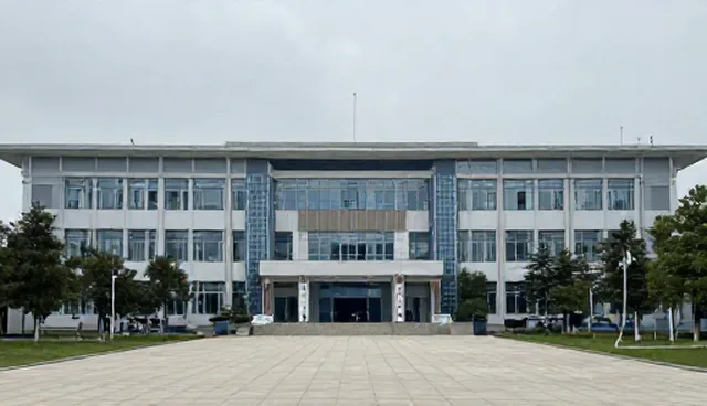 重庆做网站，选择自建还是外包的优劣比较